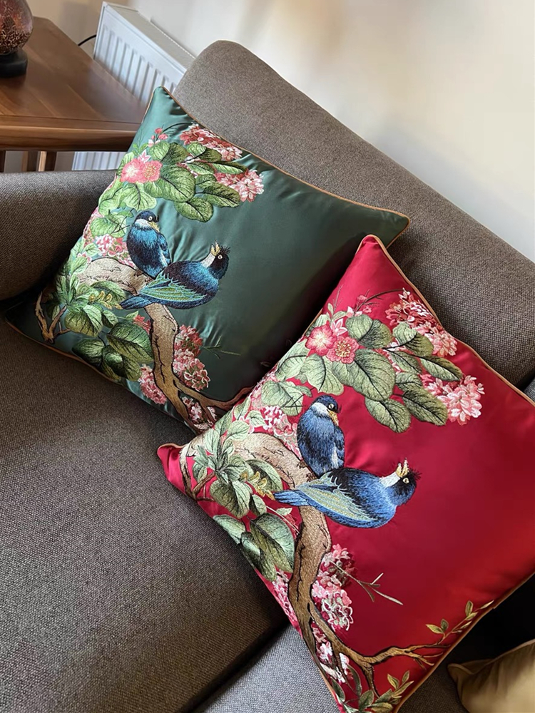 Luxurious Embroidered Silk-lik - Pillow Insert 18X18 recensione e prezzo