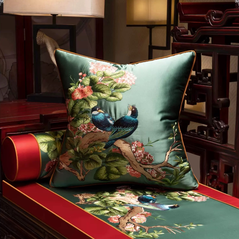 Luxurious Embroidered Silk-lik - Pillow Insert 18X18 recensione e prezzo